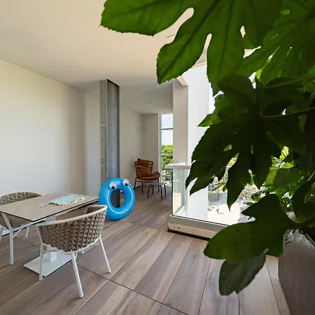 Il Tridente מלון ביביונה